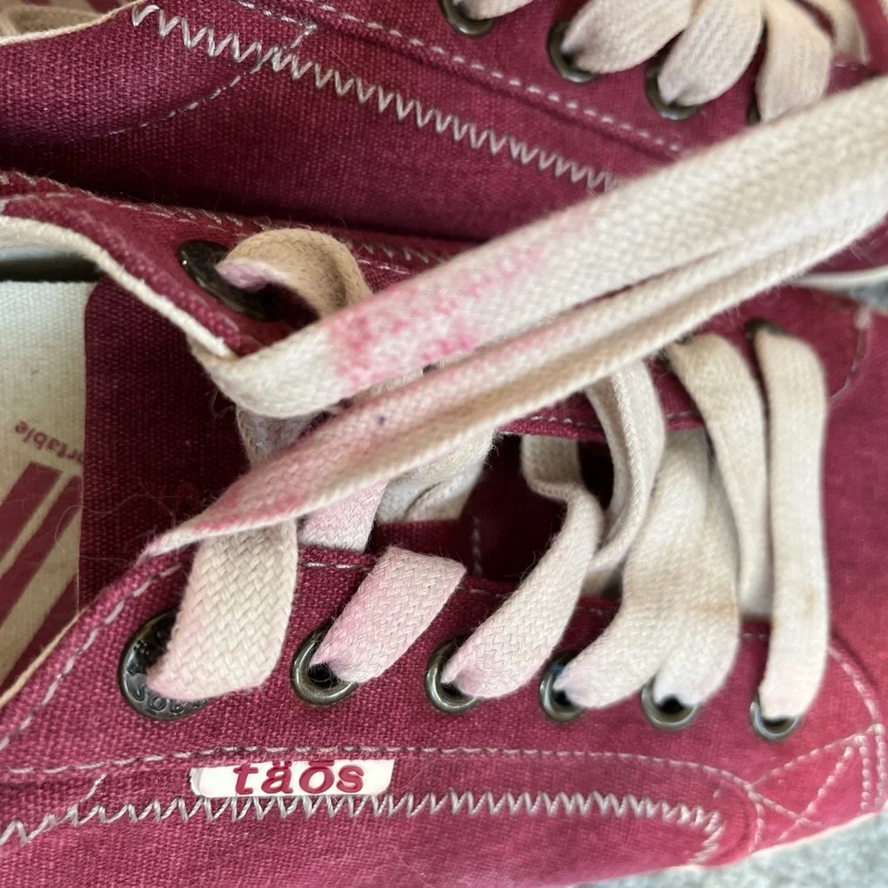 Taos sneakers 9.5 - Picture 2 of 4